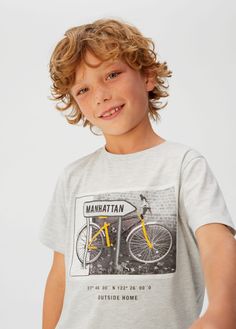 Принтованная футболка с хлопком - Мальчики | Mango Kids МАНГО Кидс Украина Cool Shirts For Boys, Funny Kids Shirts, Boys Prints, Urban Kids, Cool Kids Clothes, Boys Long Hairstyles, Mens Workout Clothes, Kids Clothes Boys