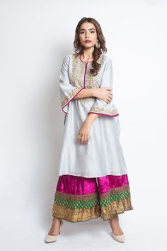 Kurtis For Wedding, Latest Designer Kurtis, Heavy Dresses, Indian Designer Suits, Casual Indian Fashion, Traditional Indian Outfits