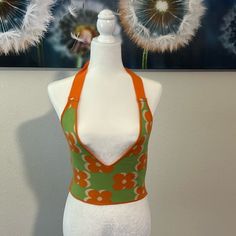 Sexy Flirty And Colorful Bailey Rose Crop Top. Nwot . Size M Rose Crop Top, Rose Green, Green Orange, Green And Orange, Crop Top, Crop Tops, Womens Tops, Orange, Women Shopping