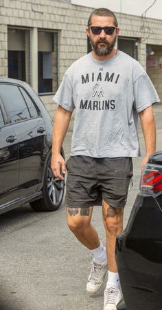 Shia Lebouf Fashion, Short Shorts Men Outfit, Vans Slip On Outfit Men, Normcore Men, Stocky Men