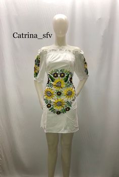 Blanket dress with machine-embroidered sunflowers with 100% cotton silk thread Mexican dress, handmade dress, sunflower dress, off the shoulders dress, typical dress, the perfect dress for a Mexican party or any other event Traditional Fitted Spring Dresses, Off-shoulder Peasant Dress For Summer, Traditional Dresses For Spring Garden Party, Cotton Summer Dress With Sunflower Print, Summer Cotton Dress With Sunflower Print, Fitted Peasant Dress For Garden Party, Fitted Floral Embroidery Sundress, Summer Sunflower Print Short Sleeve Dresses, Fitted Embroidered Sundress For Summer