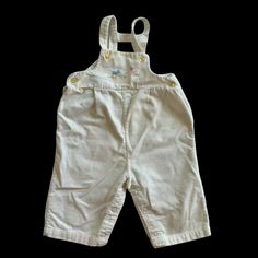 This is a cute pair of vintage overalls by Healthtex. Please note: the size tag is frayed so I'm guessing on the size. Please see measurements. Also, in some lighting you can see slight yellowing near the right side of the waist. Otherwise very good condition. Cute Cotton Bib Front Overalls, Cute White Overalls For Spring, White Overalls For Playtime In Spring, White Overalls For Spring Playtime, Spring Playtime White Overalls, Cute White Cotton Overalls, Vintage Cotton Overalls For Playtime, Overalls Baby Girl, Vintage Baby Clothes 90s