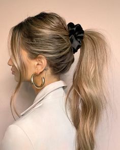 How to Wear It: 3 Chic Scrunchie Hairstyles - Lulus.com Fashion Blog 90s Scrunchie Hairstyles, Satin Scrunchies Hairstyles, Cute Scrunchie Hairstyles, Simple Work Hairstyles, Scrunchies Hairstyle, Teacher Hairstyles, Quick Work Hairstyles, Teacher Hair, Office Hairstyles