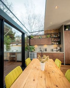 A frameless glass roof connecting to the rear of a terrace house kitchen Glass Roof Extension, Glass Box Extension, Long Narrow Rooms, Dining Extension, Kitchen Diner Extension, Narrow Rooms, Roof Extension, Room Extensions, Glass Extension