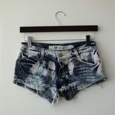 Brandy Melville Denim Cut Off Shorts In Gorgeous Acid Like Wash. Has Shades Of Light Pink In The Wash. Sits Low On The Hips. Condition: New Without Tags. Tried On Never Worn. Size: 40 Fits Like A Small Or Xs In Women Smoke-Free Pet Free Home, Everything Clean **Bundle 3 And Save 15% And Pay One Time Shipping! Summer Grunge Denim Blue Bottoms, Blue Grunge Bottoms For Summer, Grunge Medium Wash Shorts For Summer, Grunge Style Medium Wash Shorts For Summer, Grunge Style Medium Wash Summer Shorts, Light Wash Cotton Grunge Bottoms, Light Wash Grunge Cotton Bottoms, Blue Distressed Cotton Shorts, Blue Washed Jean Shorts