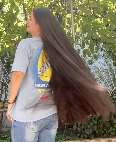 Extreme Long Hair, Hair Brushing, Long Hair Models, Long Hair Play, Extreme Hair, Playing With Hair, Grow Hair, Brushing, Thick Hair