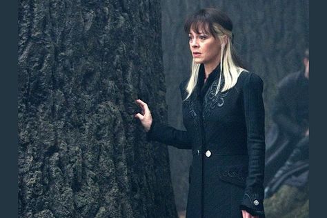 Harry Potter Narcissa Malfoy, Narcissa Hair, Narcissa Malfoy Hair, Malfoy Hair, Harry Potter Narcissa, Harry Potter Female Characters, The Malfoy Family, Slytherin Green, The Malfoys