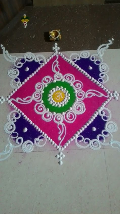 Rangoli Design In Square Shape, Square Shape Rangoli Design For Diwali, Rangoli In Square Shape, Rangoli Designs Square, Square Rangoli Design For Diwali, Square Rangoli Design, Square Rangoli, Sanskar Bharti Rangoli, Rangoli Images