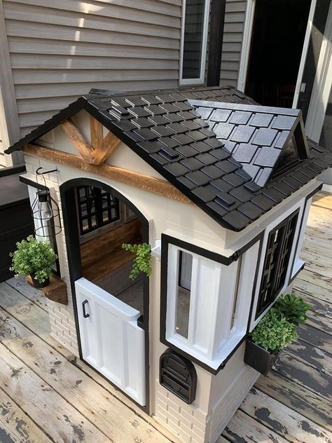 Playhouse Exterior Paint Ideas, Playhouse Outdoor Makeover, Plastic Playhouse Makeover, Little Tikes Playhouse Makeover, Kids Playhouse Makeover, Diy Playhouse Makeover, Playhouse Remodel, Playhouse Decor, Plastic Playhouse