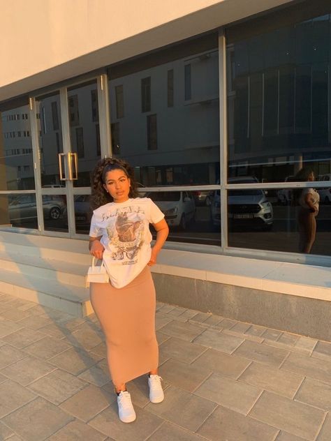 Cute Church Fits Summer, Ladies Outing Outfit Ideas, Modest Outfits Vacation, Oversized Top And Skirt, Long Skirt Baddie Outfits, Cute Modest Outfits Black Women, Modern Modesty Outfits, T-shirt Over Dress, Christian Baddie Outfits