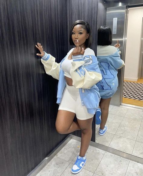 Blue And White Shoes Outfit, Blue And White Streetwear Outfit, Unc Blue Dunks Outfit, Polar Blue Dunks Outfit, Unc Dunks Outfit, Cheap Light Blue Top For Streetwear, Blue And White Dunks Outfit Black Women, Blue Outfit Ideas Black Women, Blue Fits Black Women