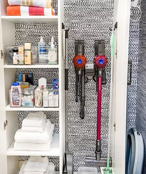 31 Small Closet Storage Ideas Broom Closet Organizer, Small Closet Storage, Cleaning Closet Organization, Mop Storage, Broom Storage, Craft Room Closet, Small Apartment Storage, Home Office Closet, Cleaning Supply Storage