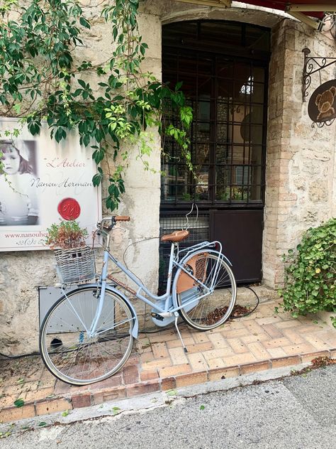 Bike Aesthetic Vintage, Vintage Bike Aesthetic, French Bicycle, Biking Aesthetic, Bicycle Aesthetic, Aesthetic Bike, Bike Aesthetic, Vintage Bike, Aesthetic Vintage