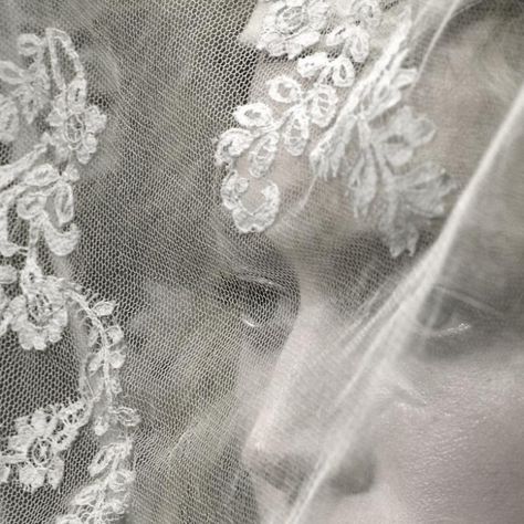 Veil Inspiration, Raquel Zimmermann, Lace Veils, Wedding Veil, Treasure Chest, Looks Vintage, Vintage Wedding, White Lace, Wedding Styles