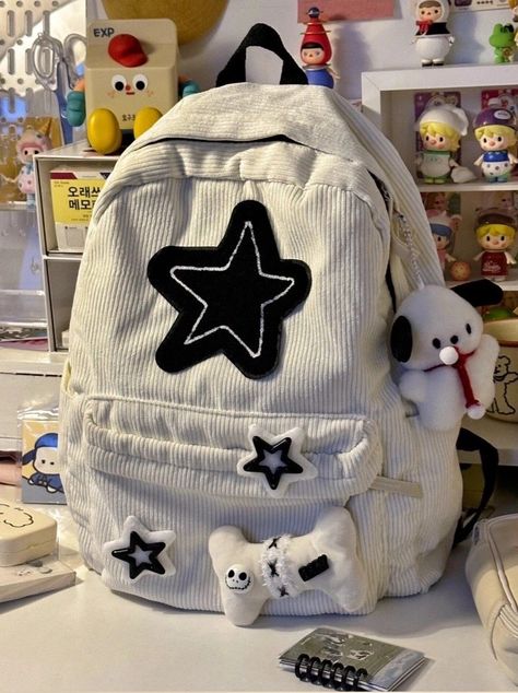 Mochila Aesthetic, Fantasy Bags, Star Core, Concert Bags, Anime Goth, Stylish School Bags, My Style Bags, College Bags, Everyday Fashion Outfits