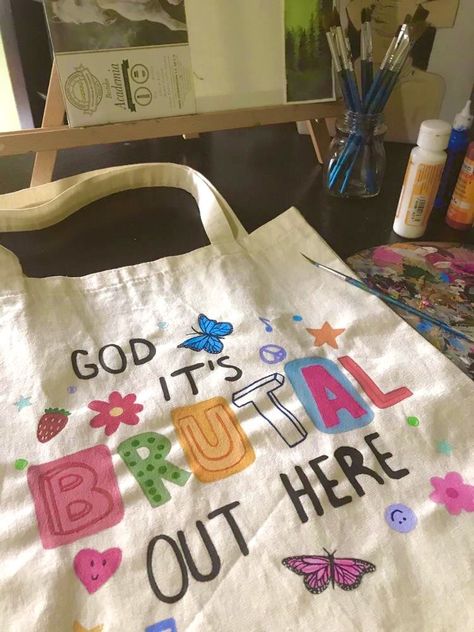 Handpainted Tote, Diy Tote Bag Design, Crafts Aesthetic, Handpainted Tote Bags, Totes Ideas, Sac Diy, Diy Tote, Painted Tote, Girls Tote