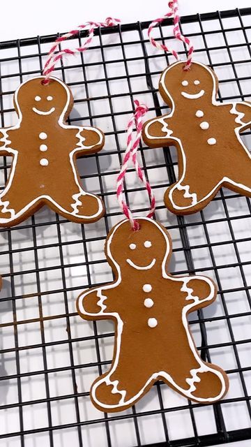 Colby | ThisisDrover on Instagram: "I am happy to report that these turned out FANTASTIC! I found the recipe on @onsuttonplace ‘s blog and its SO simple and they smell INCREDIBLE. No baking! I used 3D fabric paint to make the gingerbread touches look like real frosting 😍 now i need to make 1000 more • 1 cup cinnamon 3/4 cup applesauce 2 tablespoons white glue (i used mod podge) 1 teaspoon nutmeg • #christmas2022 #diychristmas #diychristmasornaments #diyornaments #christmasdiy #christmasdecor #d Applesauce Ornaments, Cinnamon Applesauce Ornaments, Cinnamon Applesauce, Cinnamon Ornaments, Holidays Crafts, Easy Holidays Crafts, 3d Fabric, Easy Christmas Ornaments, Salt Dough Ornaments