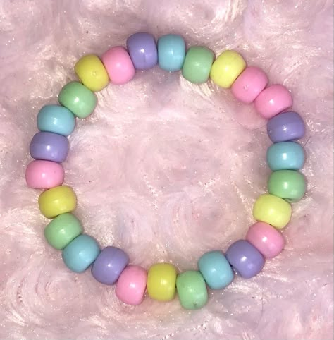 Kidcore Accessories, Fairy Kei Accessories, Kawaii Bracelet, Stars Jewelry, Diy Kandi Bracelets, Kandi Inspo, Diy Kandi, Hat Aesthetic, Kandi Ideas