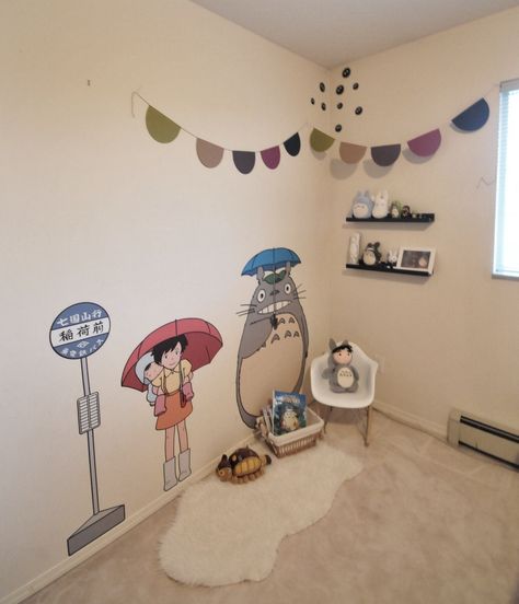 Totoro Bedroom Decor, Studio Ghibli Wall Painting, Totoro Bedroom Ideas, Totoro Room Decor, Wall Drawing Ideas Bedroom, Totoro Bedroom, Studio Ghibli Room Decor, Ghibli Room Decor, Studio Ghibli Bedroom