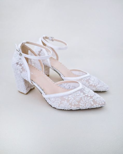 Lace Block Heel For Weddings Wedding Short Heels, Bridal Shoes Block Heel, Block Heels Outfit, White Lace Heels, Shoes Block Heels, Bridal Shoes Wedges, Shoes For Brides, Women Wedding Shoes, Pearl Heels