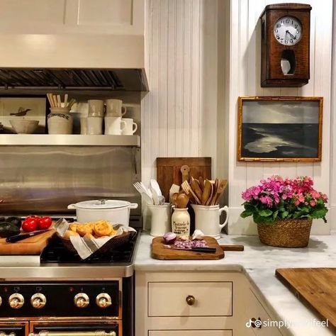 Nancy Meyers Color Palette, New England Home Interiors, French Style Home Decor, Cabinet Layout, Kitchen Updates, Nancy Meyers, Beach Homes, Cozy Kitchen, Nyc Apartment