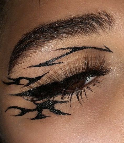 Eye Makeup Images, Eyeliner Designs, Soft Eye Makeup, Makeup Drawing, Graphic Makeup, Rave Makeup, Graphic Eyeliner, Swag Makeup, Cool Makeup Looks