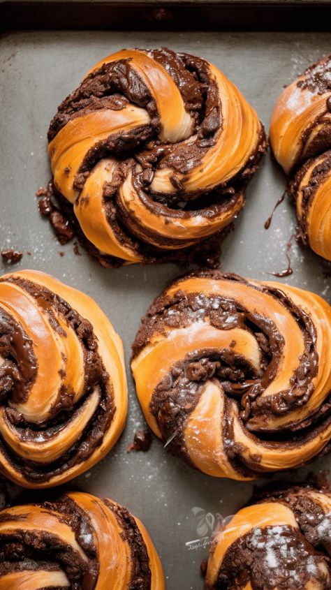 Babka Buns Recipe, Mini Babka Buns, Nutella Brioche Buns, Sweet Buns Recipe Desserts, Christmas Babka, Babka Knots, Babka Filling, Easy Babka Recipe, Babka Rolls