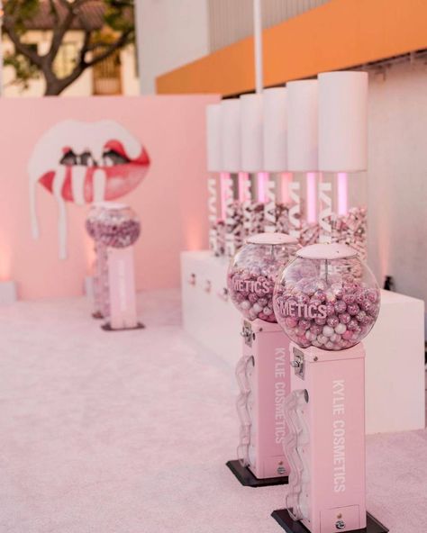 Pink Booth Design, Rare Beauty Event, Brand Activation Ideas, Launch Event Ideas, Business Launch Party, Experiential Marketing Events, Activation Ideas, Marketing Activations, Case Studio