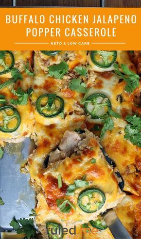 Chicken Jalapeno Popper Casserole, Jalapeno Popper Casserole, Chicken Jalapeno Popper, Popper Casserole, Easy Low Carb Meals, Chicken Jalapeno, Keto Buffalo Chicken, Chicken Poppers, Jalapeno Chicken