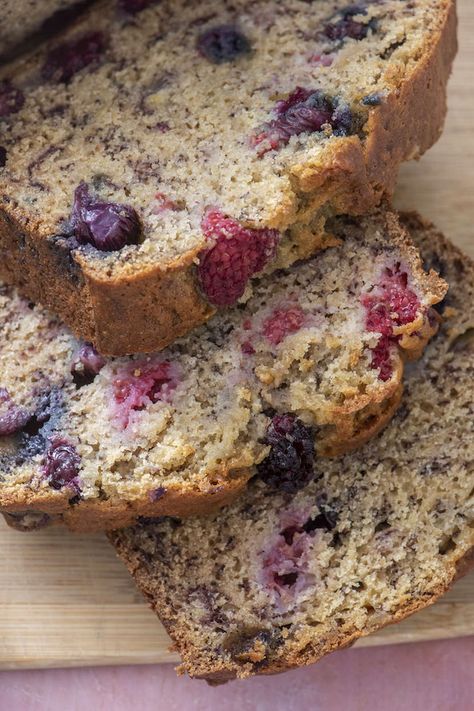 Banana Berry Bread | Weelicious Berry Zucchini Bread, Banana Berry Bread, Mixed Berry Bread, Berry Bread Recipe, Dessert Loafs, Berry Loaf, Berry Banana Bread, Bread Recipe Healthy, Berry Bread