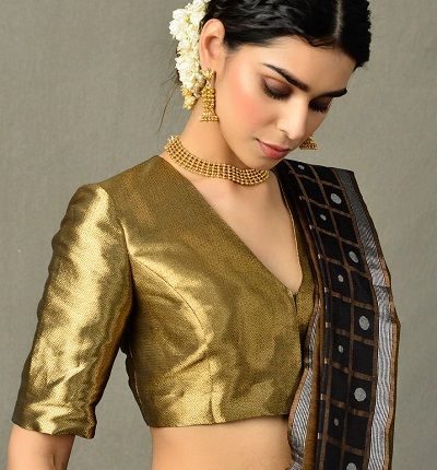 Golden Blouses For Sarees, Golden Brocade Blouse Designs, Gold Color Saree Blouse Designs, Golden Silk Blouse Designs, Rekha Blouse Designs, Golden Blouse Designs Saris, Golden Color Blouse Designs, Gold Color Blouse Designs, Gold Blouse Designs Indian