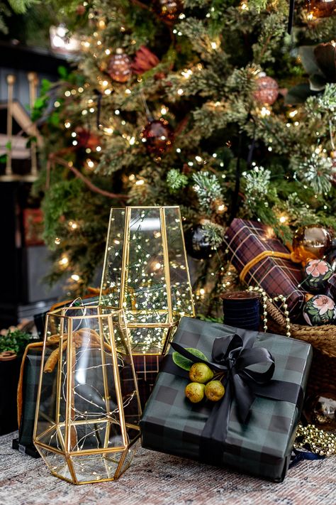 Moody Christmas Living Room Christmas Decor Ideas Moody, Moody Xmas Decor, New Years Hotel Decorations, Dark And Moody Christmas Tree, Moody Christmas Tree Topper, Moody Christmas Stocking, Christmas 2022 Trends, Moody Christmas Decor, Moody Christmas Tree