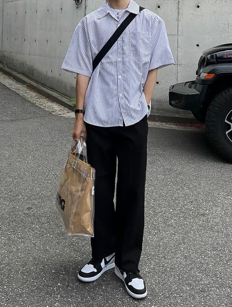 Outfit Nam Basic, Casual Korean Men Outfits, Korean Aesthetic Outfits Men, Korean Outfits Men Summer, Outfit Ideas Men Korean, Chill Outfits Men, Korean Aesthetic Outfits, Uniqlo Outfit, Korean Street Fashion Men