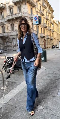 Gilet Outfit Women, Waistcoat Outfit Women, How To Style A Vest, Denim Vest Outfit, Waistcoat Outfit, Outfits For Women Over 50, 20 Outfits, Vest Outfits For Women, Denim Street Style