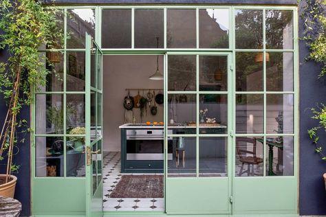 Breakfast Room Green, Yellow Chandelier, Crittal Windows, Vibrant Living Room, Townhouse Designs, Pintura Exterior, House Extension Design, Best Paint Colors, London House