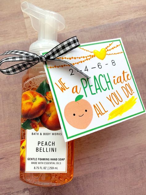 Peach Candy, Teachers Appreciation Week Gifts, Appreciation Gifts Diy, Staff Appreciation Gifts, Teacher Appreciation Gifts Diy, Marketing Gift, Volunteer Gifts, Volunteer Appreciation, Teachers Diy