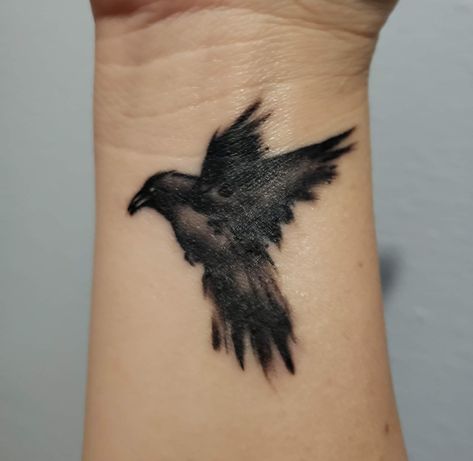 Crow Tatoos Woman, Small Raven Tattoos For Women, Nanna Tattoo, Small Crow Tattoo, Discworld Tattoo, Blackbird Tattoo, Crow Facts, Black Crow Tattoos, Raven Silhouette