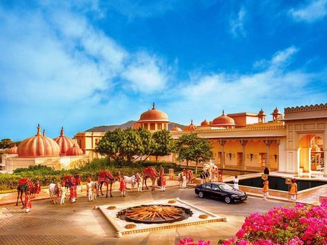 Aladdin Palace, Oberoi Udaivilas, Indian House Interior, Indian Hotel, Posh Houses, Oberoi Hotels, Big Mansions, Udaipur India, Heritage Architecture