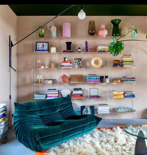 Dream Apartment Decor, Future Apartment Decor, Funky Decor, Retro Interior, Style Deco, Apartment Decor Inspiration, Apartment Inspiration, Living Room Inspo, Dream House Decor