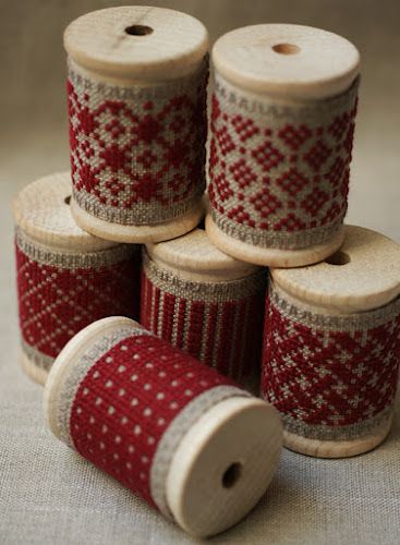 Spool Crafts Wooden, Bobbin Ornaments, Wash Tape, Wooden Spool Crafts, Red Cross Stitch, Spools Of Thread, Spool Crafts, French Ribbon, Wood Spool