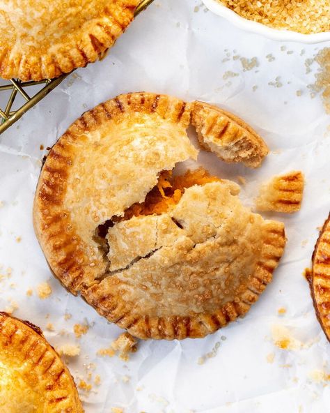 These Sweet Potato Hand Pies are made with a buttery crust, creamy sweet potato filling and lots of love! This recipe is inspired by a childhood favorite treat, her grandmother's Sweet Potato Jacks! Pumpkin Hand Pies, Quince Paste, Hand Pie Recipes, Apple Hand Pies, Honey Pie, Pie Pops, Hand Pie, Hand Pies, Mini Pies