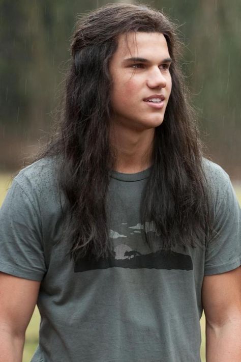 I am TEAM JACOB! I also LOVE the long hair... Taylor Lautner Long Hair, Tyler Lautner, Taylor Jacobs, Jacob Black Twilight, Jacob And Bella, Twilight Jacob, Twilight Saga New Moon, Team Jacob, Twilight Film