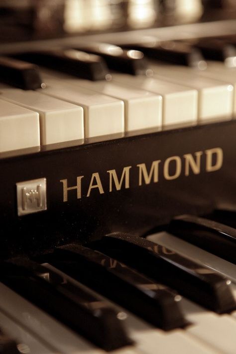 Hammond Organ, Music Ministry, Music Keyboard, Piano Man, Cover Art Design, I'm With The Band, Keyboard Piano, Vintage Keys, Music Studio