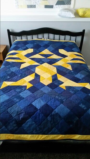 Zelda quilt I made for my son! Legend Of Zelda Quilt Pattern, Zelda Boys Bedroom, Nerdy Quilt Patterns, Gamer Quilt, Nintendo Quilt, Zelda Quilt Pattern, Nerdy Quilts, Zelda Bedroom, Zelda Quilt