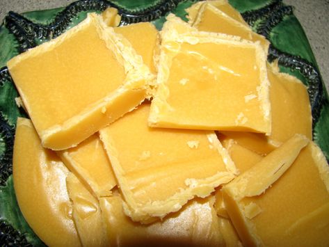 Fudge Recipe Condensed Milk, Scottish Tablet Recipes, Condensed Milk Fudge, Butter Pecan Fudge Recipe, Condensed Milk Recipes Desserts, Easy Microwave Fudge, Milk Recipes Dessert, I Got Me, Sweetened Condensed Milk Recipes