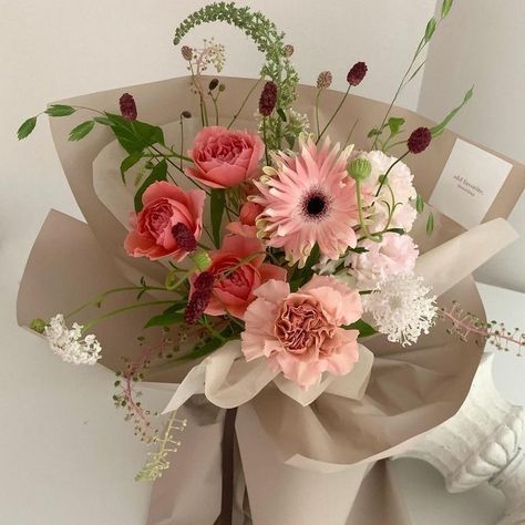 Flowers For Gf, Bouquet Reference, Dainty Bouquet, Gifting Flowers, Luxury Flower Bouquets, Boquette Flowers, Flowers Bouquet Gift, Hand Bouquet, Valentines Flowers