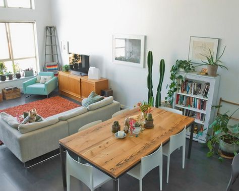 decorating with roomies Eclectic-Living-Room-and-Dining-Room-Decorating Apartment Living Room Layout, Apartments Ideas, Small Dining Room Table, Small Sectional, Studio Layout, Living Room Dining Room Combo, Apartment Dining, Deco Studio, Small Apartment Living Room