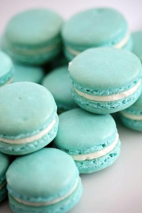 Blue Macaroons, Blue Macaron, Blue Macarons, Tiffany Blue Wedding Theme, Turquoise Aesthetic, Kue Macaroon, Cooking Fails, Tiffany Theme, Mint Aesthetic