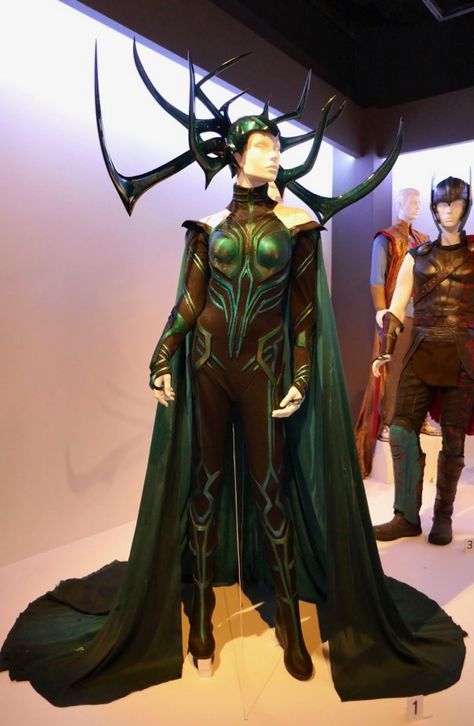 Hela Costume, Halloween Fortune Teller Costume, Thor Ragnarok Movie, Halloween Fortune Teller, Ragnarok Movie, Loki And Thor, Fortune Teller Costume, Hot Costume, Design Exhibition