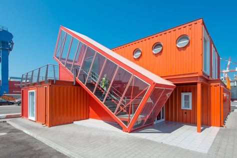 Home Floor, Prefab Shipping Container Homes, Shipping Container Office, Shipping Container Architecture, Shipping Container Design, Container Restaurant, Home Designing, Container Office, Container Buildings